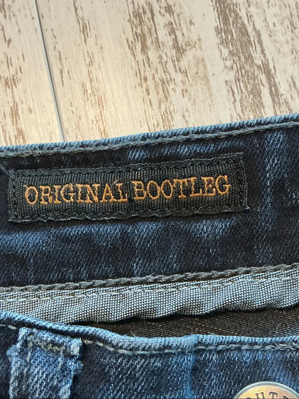 Buckle Outpost Dark Wash Stretch Mid Rise Bootcut Denim Blue Jeans 30 x 32